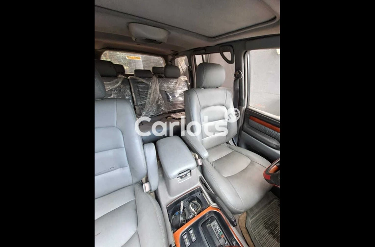 Lexus LX570 2001 for sale in Gbagada, Lagos - photo 6 of 7