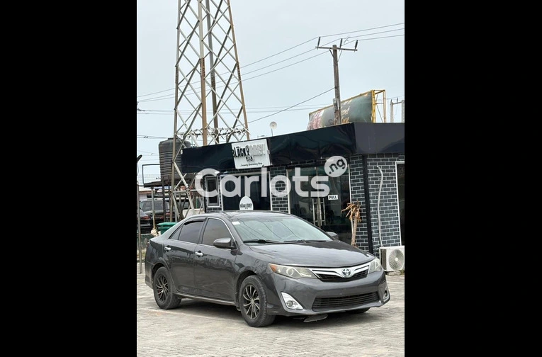 TOKS Standard 2013 Toyota Camry XLE Fully Loaded