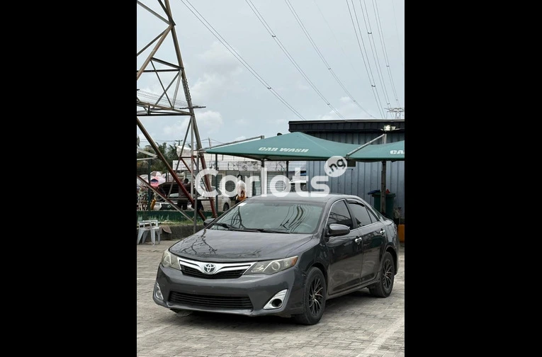 TOKS Standard 2013 Toyota Camry XLE Fully Loaded - 5/7