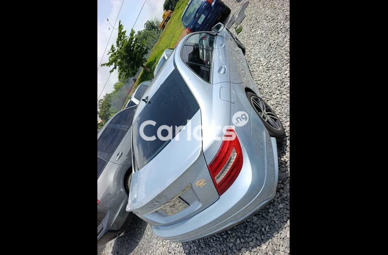 Mercedes Benz C250 (4Plugs) - 2/5