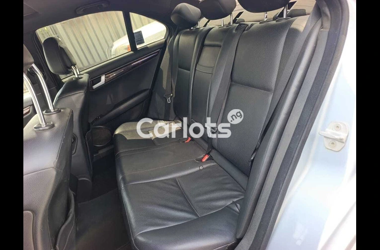 Mercedes Benz C250 (4Plugs) - 4/5