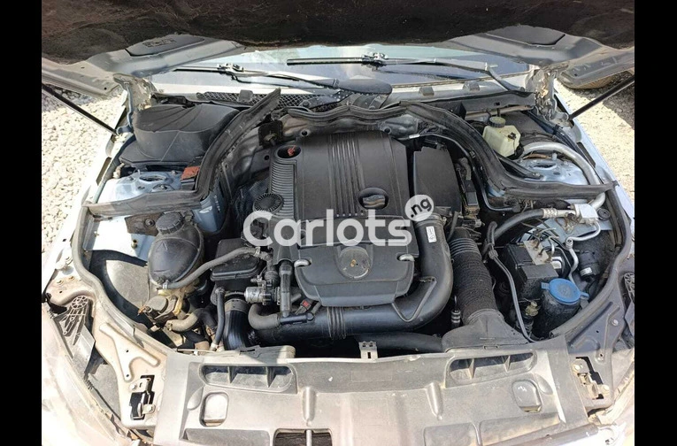 2013 Mercedes Benz C250 (4Plugs) for sale in Abuja, FCT - photo 5 of 5