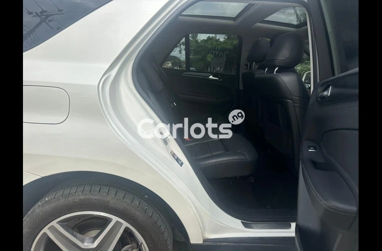 Foreign Used 2016 Mercedes Benz GLE400 4Matic Full Option for sale in Amuwo Odofin, Lagos - photo 4 of 7