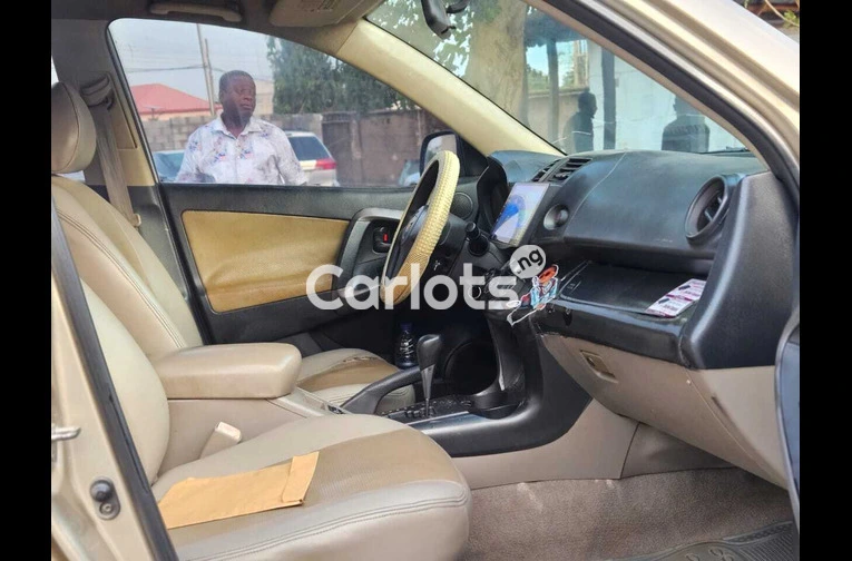 Toyota RAV4 2008 (4Plugs) - 3/5