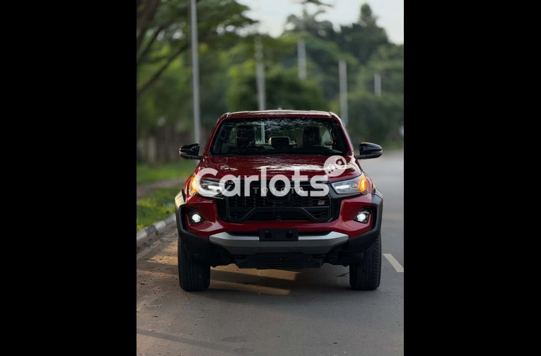 2024 Toyota Hilux GR - 2/7