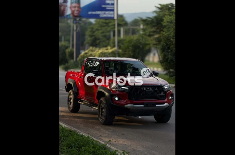 2024 Toyota Hilux GR - 3/7