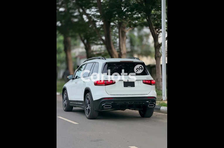 Urgent Sale: Mercedes Benz GLB250 for sale in Asokoro, FCT - thumbnail 7