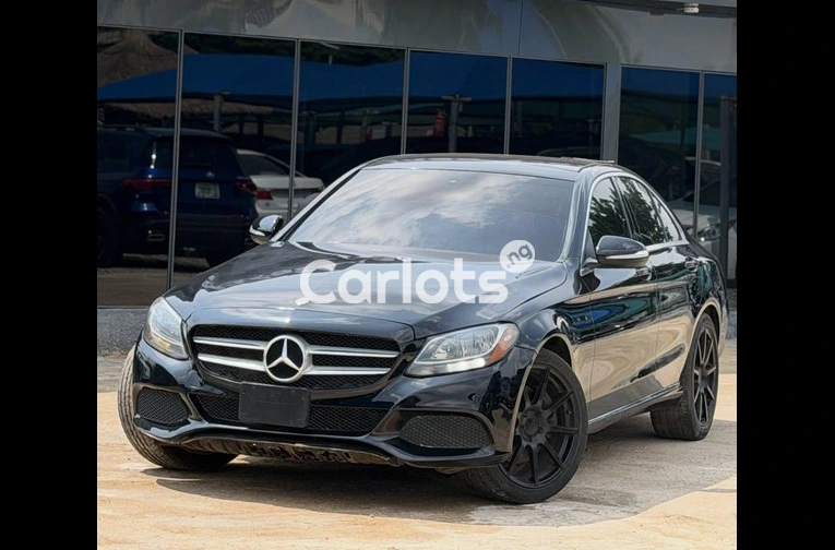 Extremely Clean 2015 Mercedes Benz C300