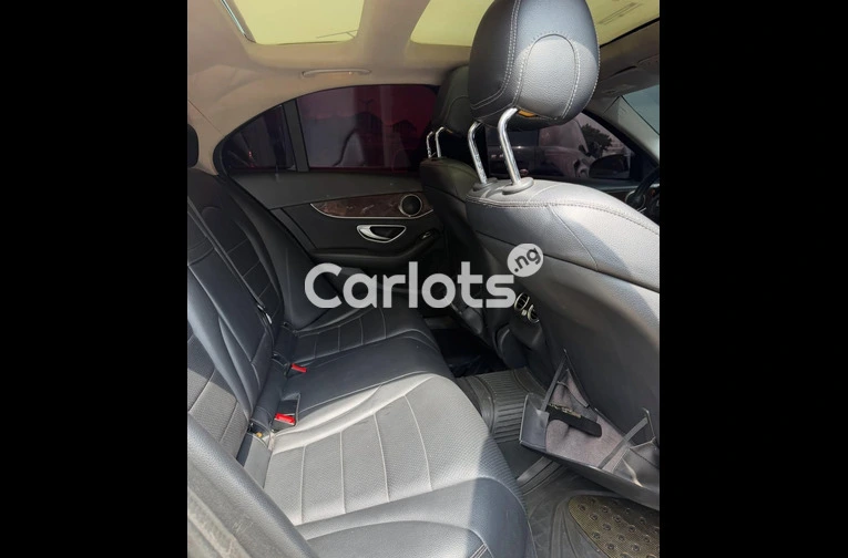 Extremely Clean 2015 Mercedes Benz C300 - 4/7