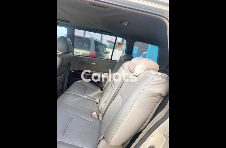 Clean Registered 2006 Toyota Highlander V6 4WD - 3/7