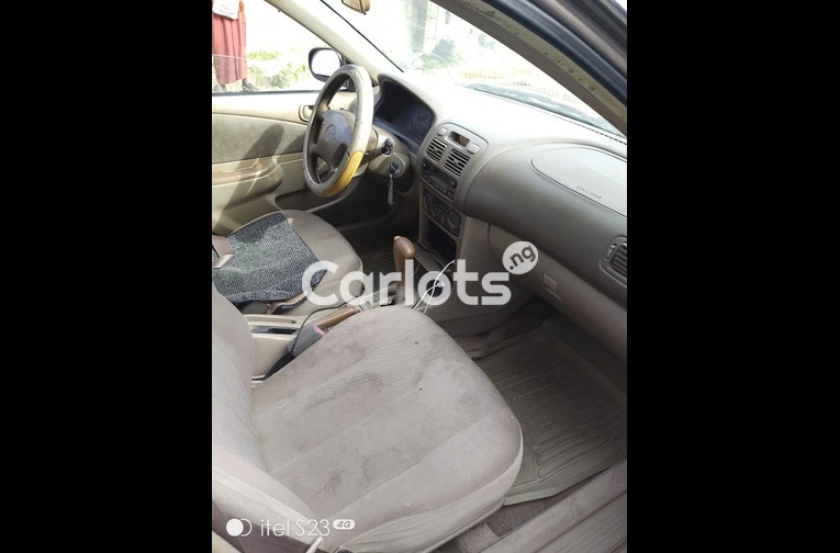 Toyota Corolla 1999 - 2/7