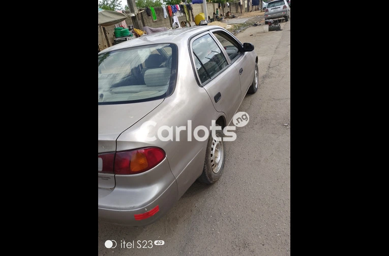 Toyota Corolla 1999 - 7/7