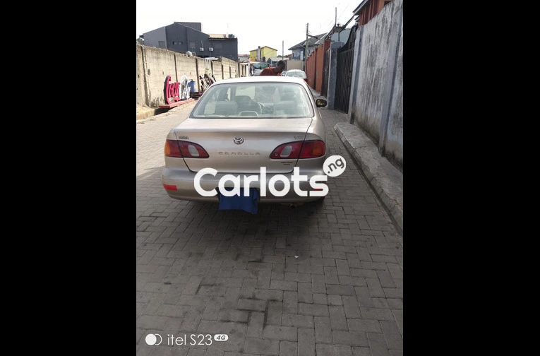 Toyota Corolla 1999