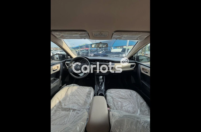 Foreign Used 2015 Toyota Corolla LE - 2/5