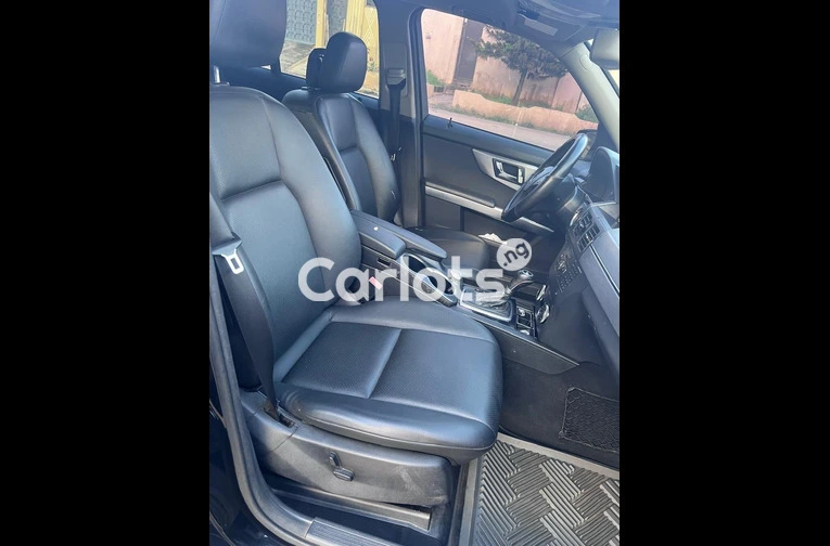 TOKUNBO 2009 Mercedes Benz GLK350 4MATIC - 2/7
