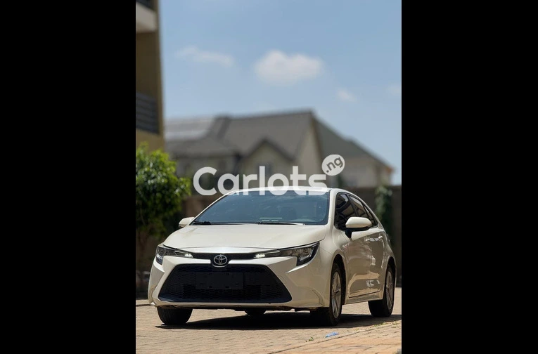 TOYOTA COROLLA 2020