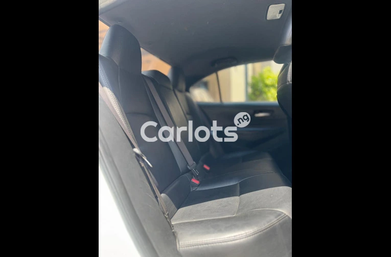TOYOTA COROLLA 2020 - 5/7
