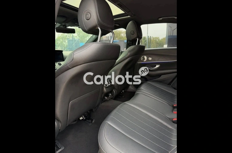 2020 Mercedes Benz E300 - 4/6