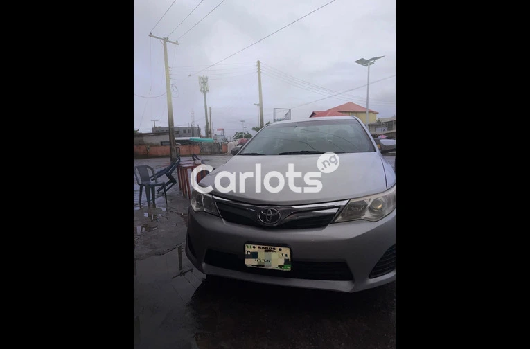 Clean Registered 2013 Toyota Camry LE - 1/7