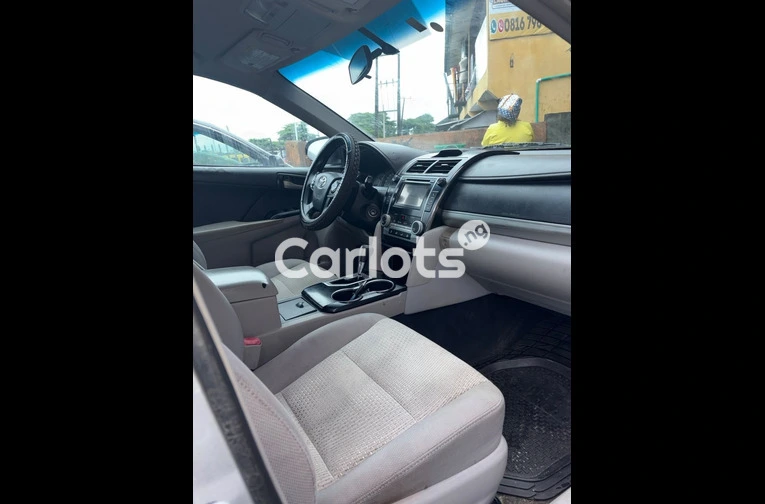 Clean Registered 2013 Toyota Camry LE - 2/7