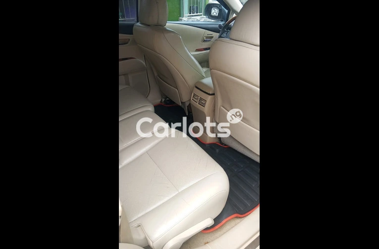 First User 2010 Lexus RX350 Full Option - 3/6