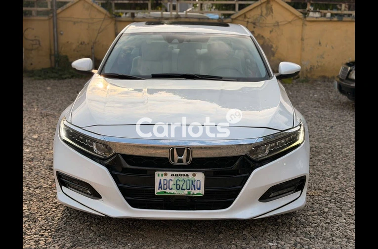 CLEAN 2018 HONDA ACCORD EXL