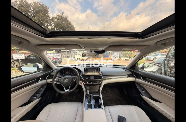 CLEAN 2018 HONDA ACCORD EXL - 2/7