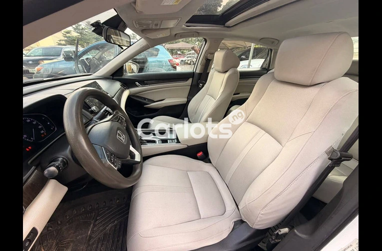 CLEAN 2018 HONDA ACCORD EXL - 3/7