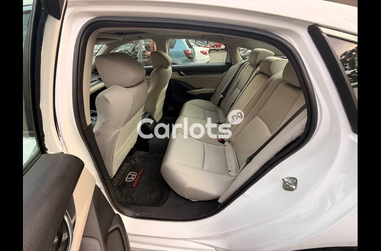 CLEAN 2018 HONDA ACCORD EXL - 6/7