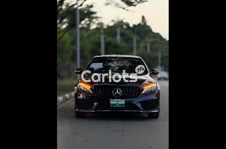 Clean Foreign 2015 Mercedes-Benz C400 - 2/7