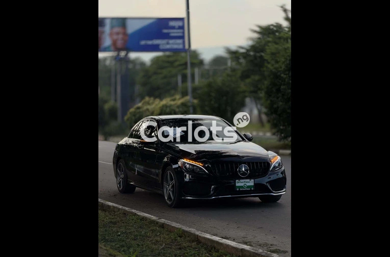 Clean Foreign 2015 Mercedes-Benz C400 - 3/7