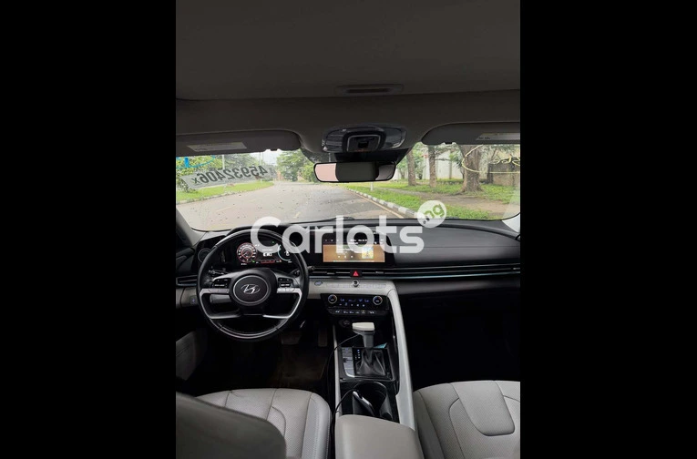 2021 HYUNDAI ELANTRA - 5/7