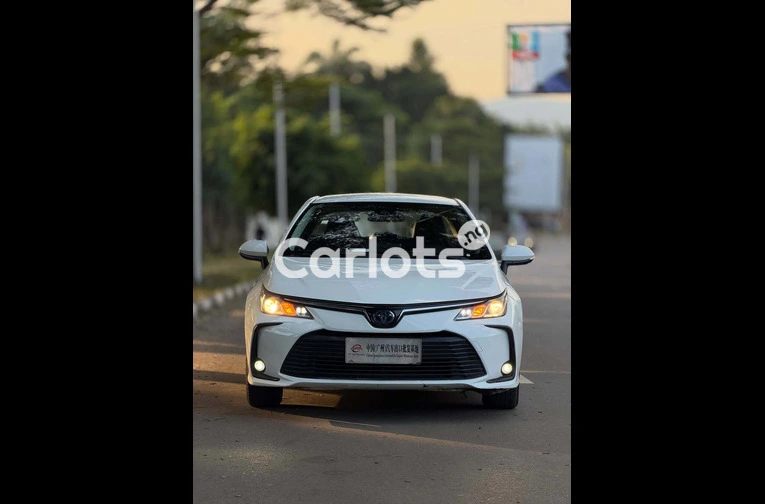 2020 TOYOTA COROLLA HYBRID - 2/7