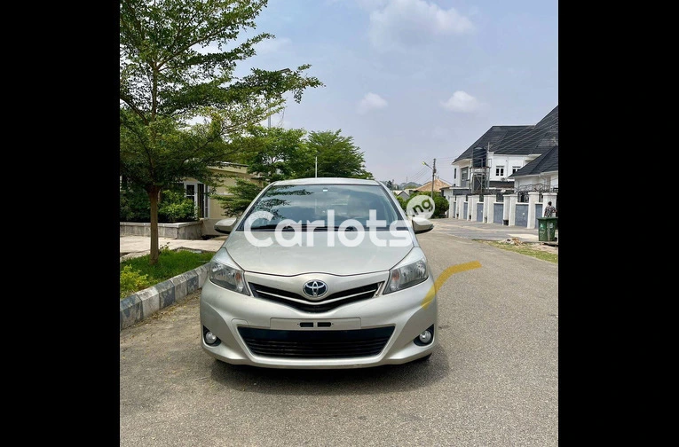 TOYOTA YARIS 2014