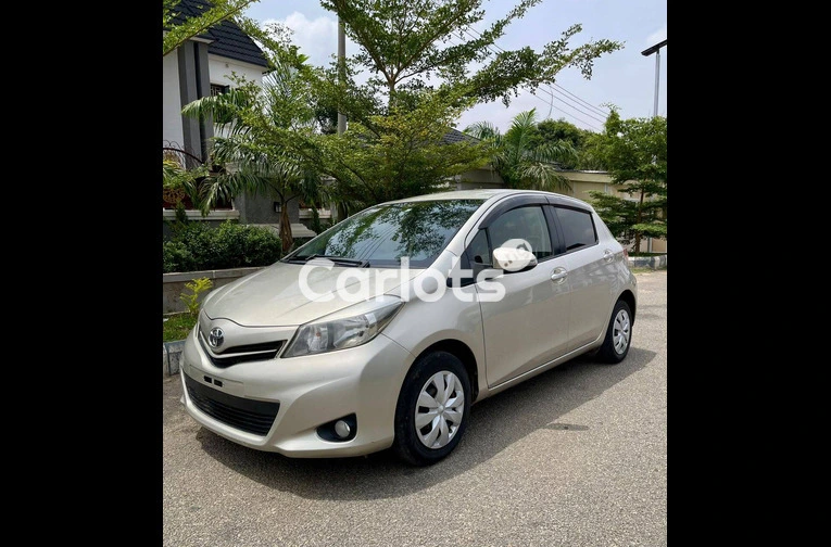 TOYOTA YARIS 2014 - 2/7