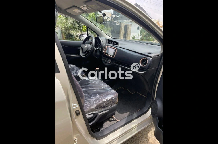 TOYOTA YARIS 2014 - 4/7