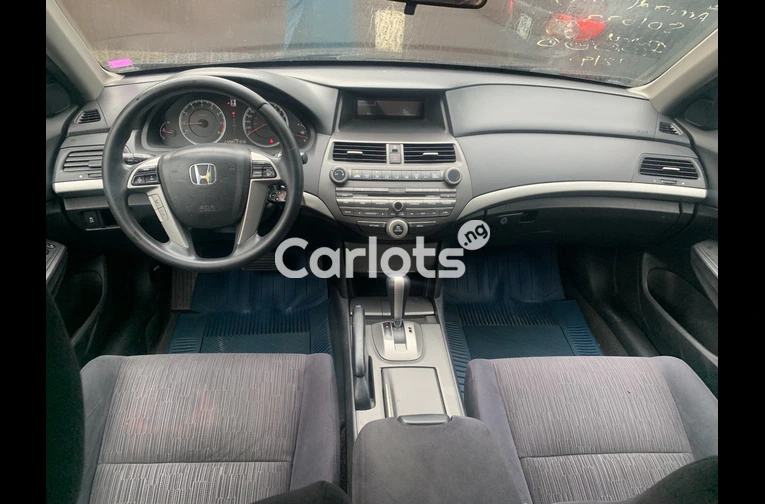 Tokunbo Honda Accord – Clean Condition, Full Option, Smooth Drive for sale in Ikoyi, Lagos - thumbnail 4