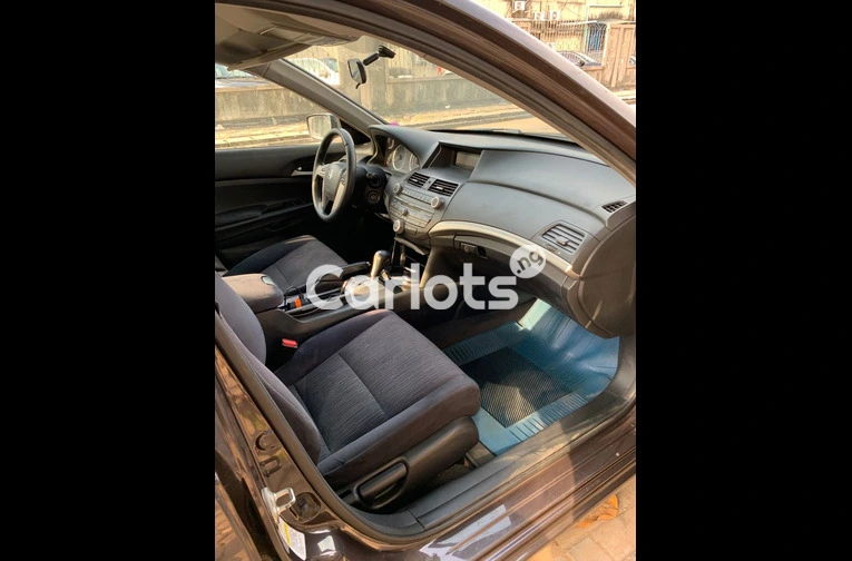 Tokunbo Honda Accord – Clean Condition, Full Option, Smooth Drive for sale in Ikoyi, Lagos - photo 7 of 7