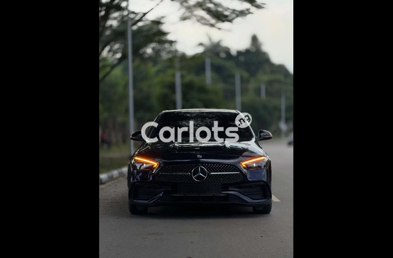 2023 Mercedes-Benz C300 - 2/7