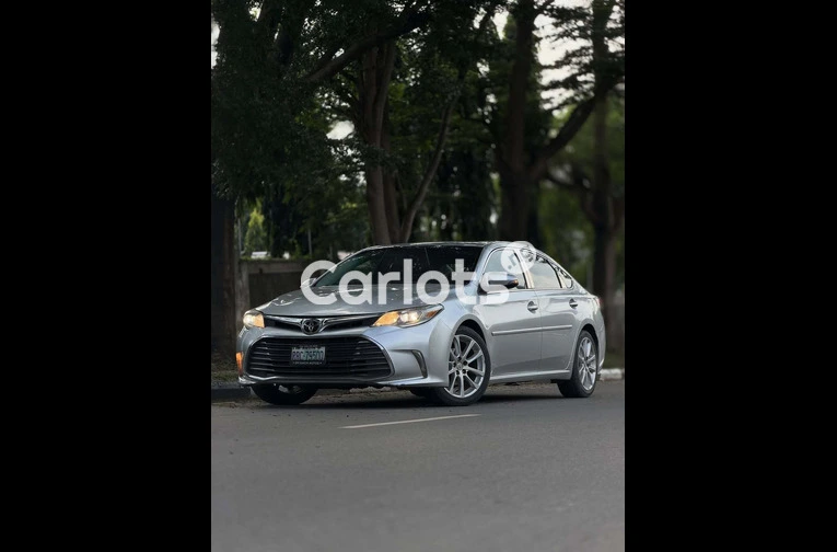 2013 Toyota Avalon XLE - 1/7