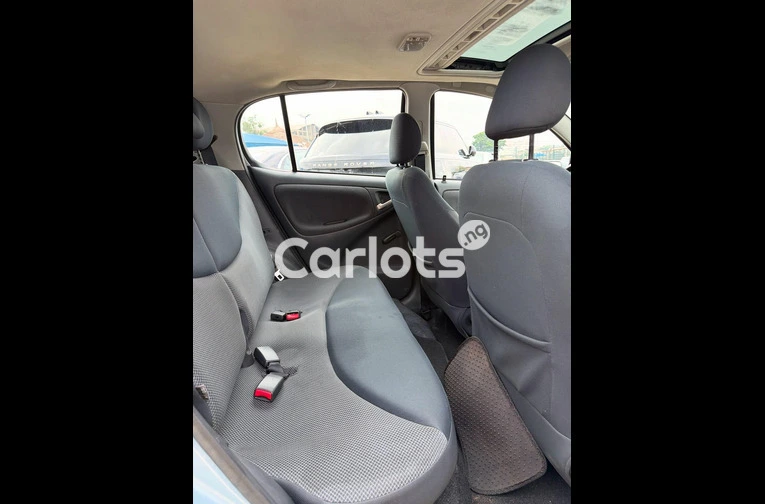 Foreign Used 2004 Toyota Yaris / 3