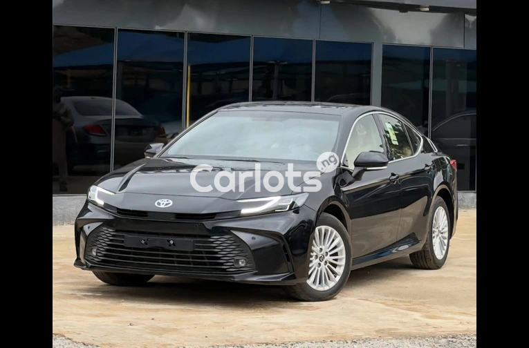 BRAND NEW 2026 TOYOTA CAMRY - 1/6