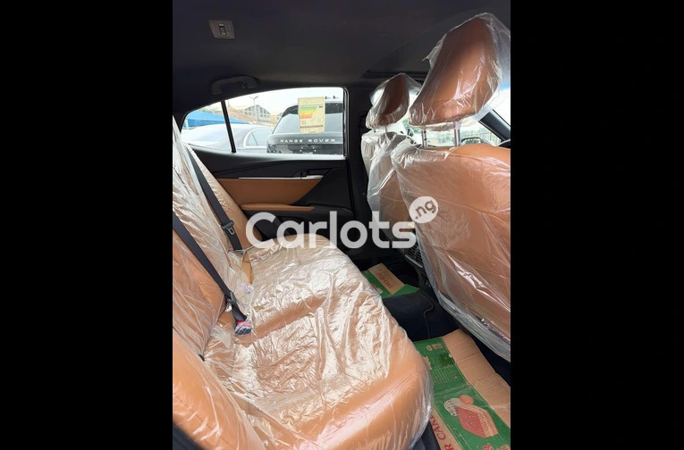 BRAND NEW 2026 TOYOTA CAMRY - 3/6