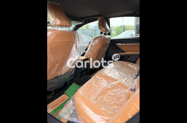 BRAND NEW 2026 TOYOTA CAMRY - 5/6