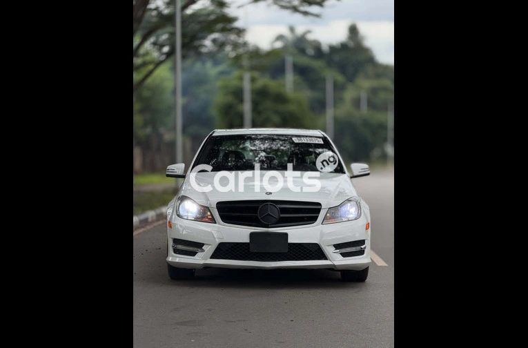 2013 Mercedes-Benz C300 - 2/7