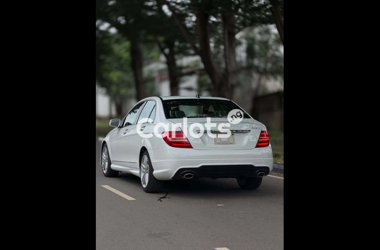 2013 Mercedes-Benz C300 / 7