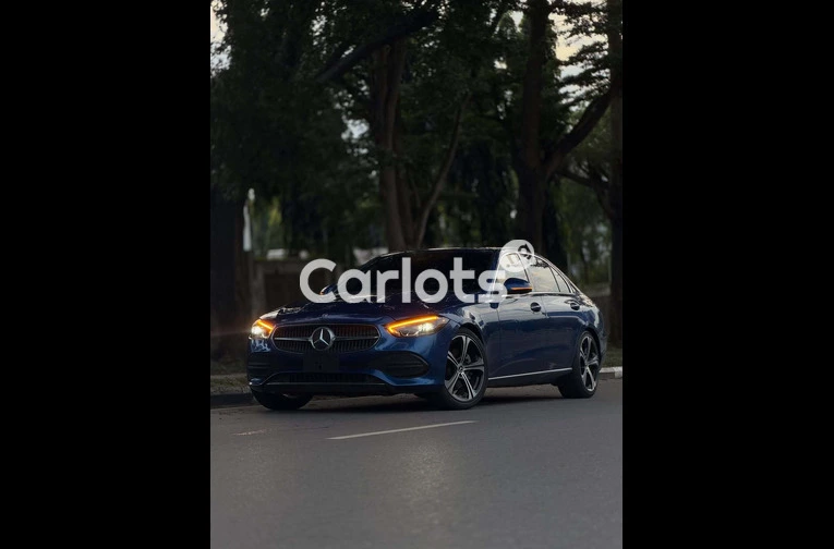 2022 Mercedes-Benz C300