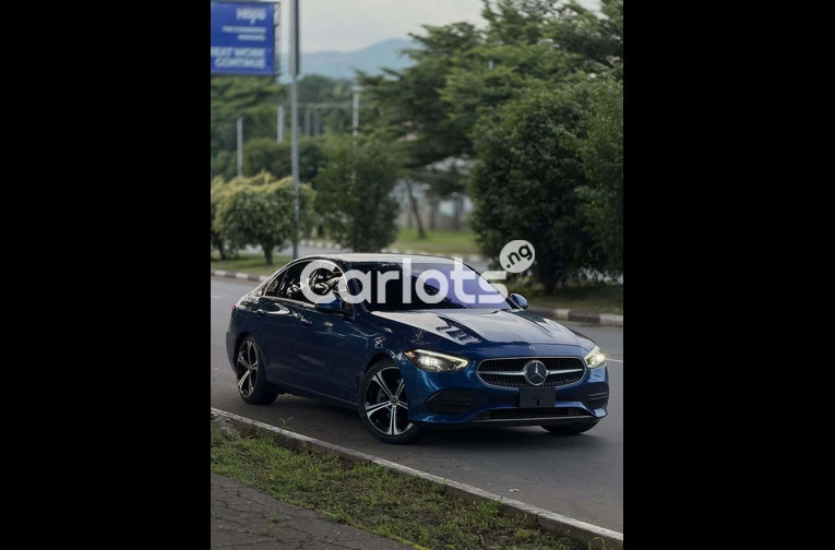2022 Mercedes-Benz C300 / 3