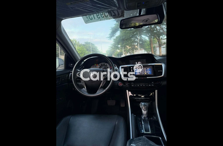 2017 Honda Accord / 4