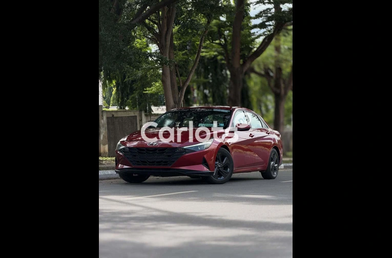 2022 Hyundai Elantra - 1/7